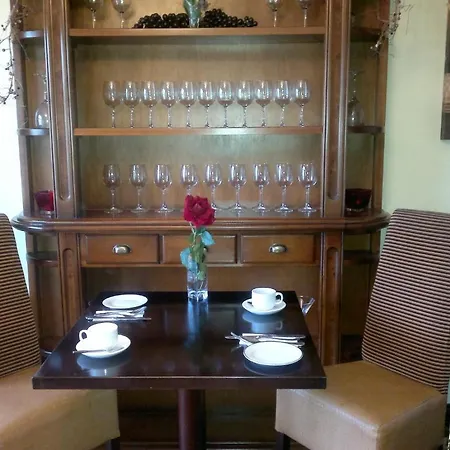Ashford Manor Pensión 2*